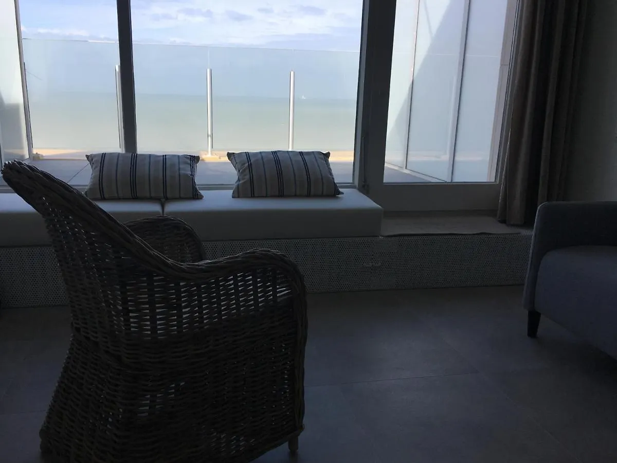 Penthouse Seafront Apartment Ostend